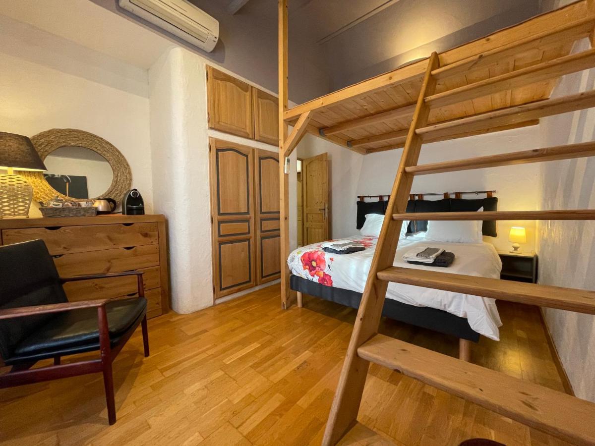 Bed and Breakfast Le Calme De La Garrigue Russan Exterior foto