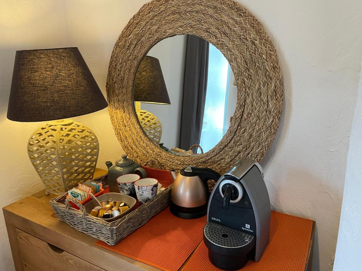 Bed and Breakfast Le Calme De La Garrigue Russan Exterior foto