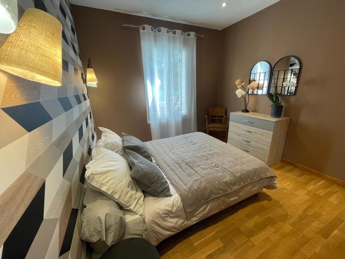 Bed and Breakfast Le Calme De La Garrigue Russan Exterior foto