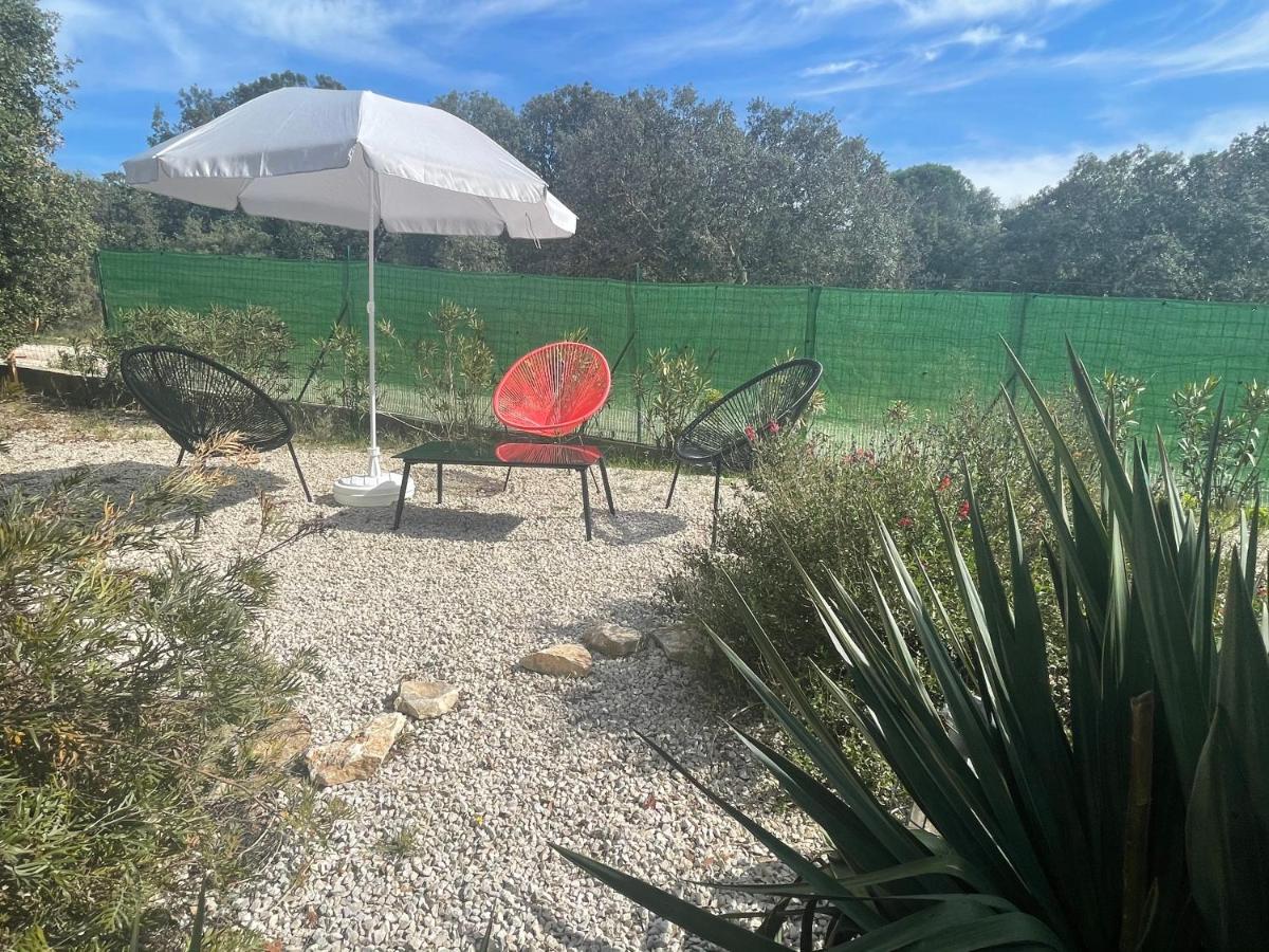 Bed and Breakfast Le Calme De La Garrigue Russan Exterior foto