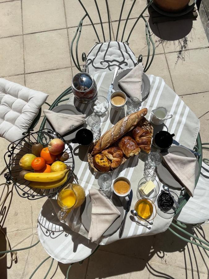 Bed and Breakfast Le Calme De La Garrigue Russan Exterior foto