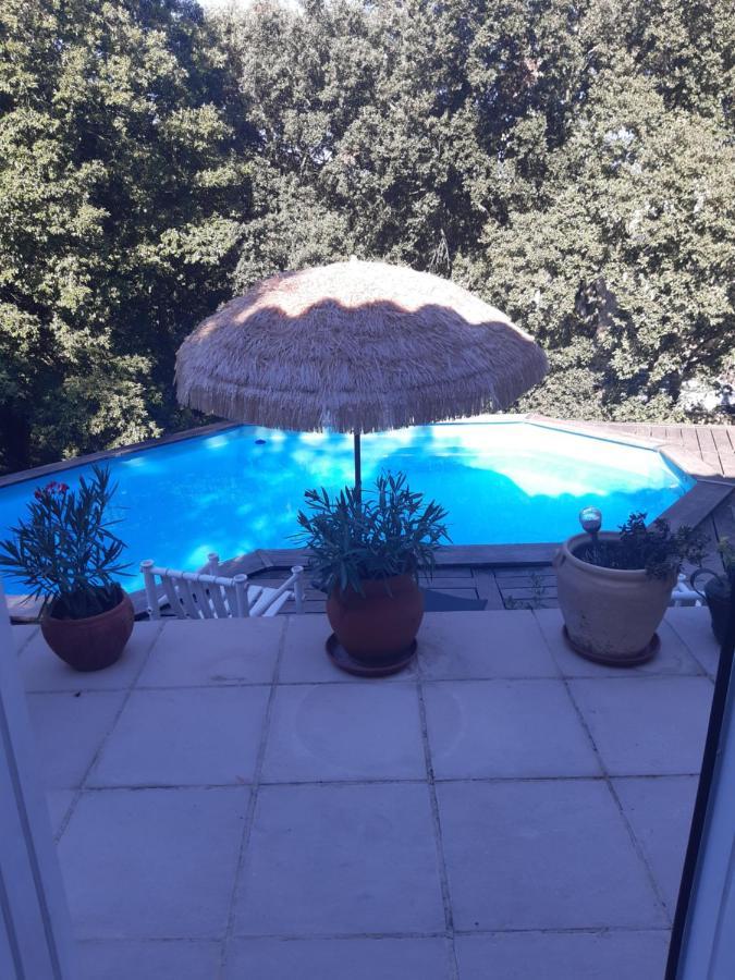 Bed and Breakfast Le Calme De La Garrigue Russan Exterior foto