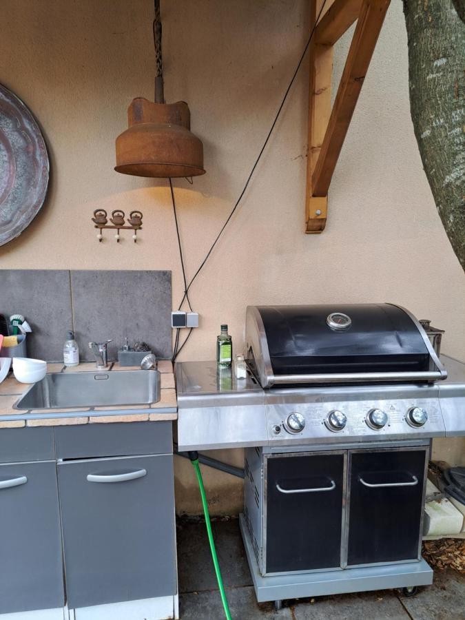 Bed and Breakfast Le Calme De La Garrigue Russan Exterior foto