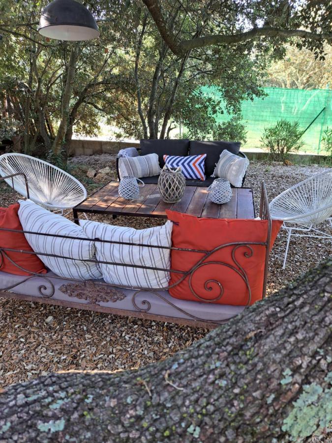 Bed and Breakfast Le Calme De La Garrigue Russan Exterior foto